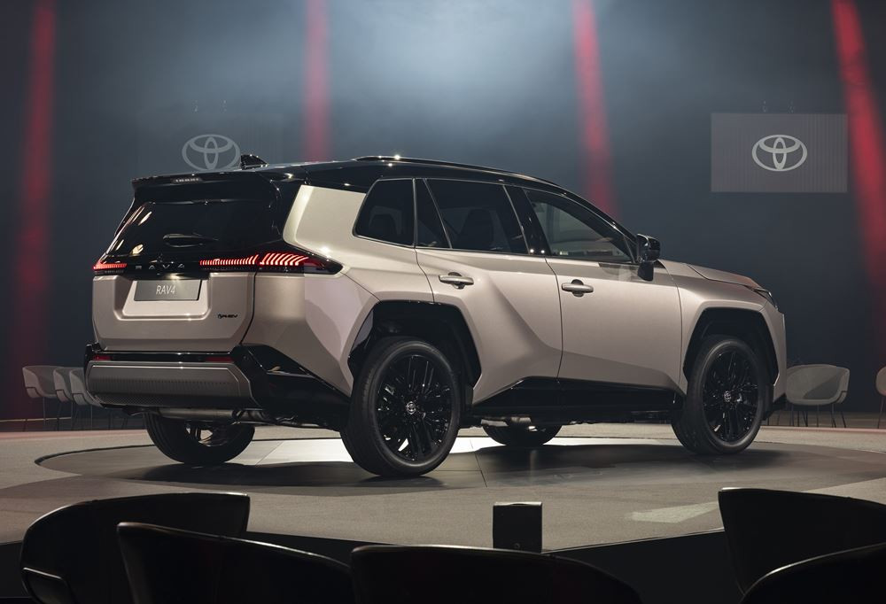 La sixième génération du Toyota RAV4 Hybride arbore un design extérieur robuste