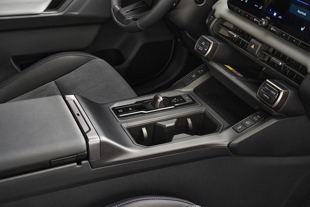 La sixième génération du Toyota RAV4 Hybride arbore un design extérieur robuste