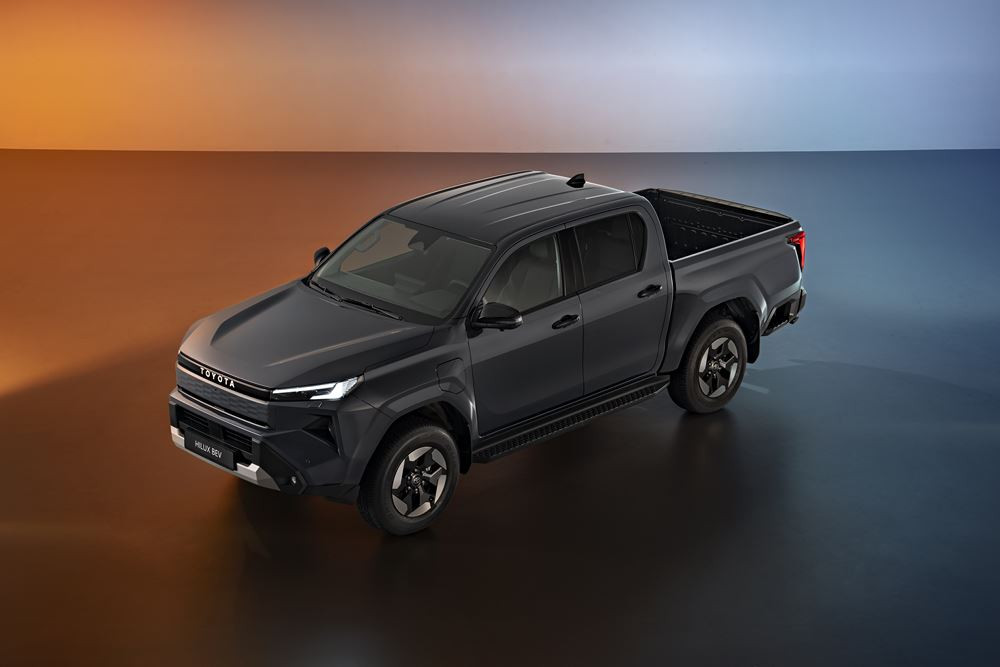 Le pick-up Toyota Hilux Electrique est équipé d'un moteur développant 196 ch et d'une batterie de 59,2 kWh