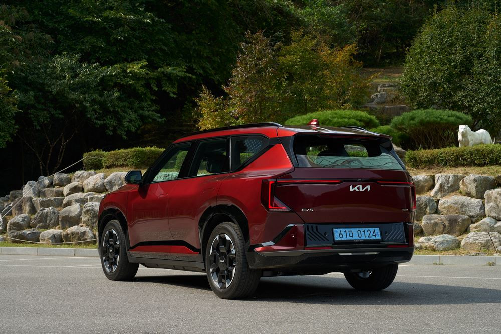 Le SUV électrique du segment C Kia EV5 affiche une silhouette affirmée