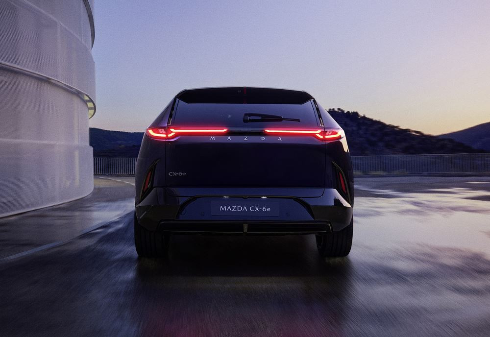 Le SUV électrique de taille moyenne Mazda CX-6e 190 kW 78 kWh affiche une autonomie WLTP de 484 km