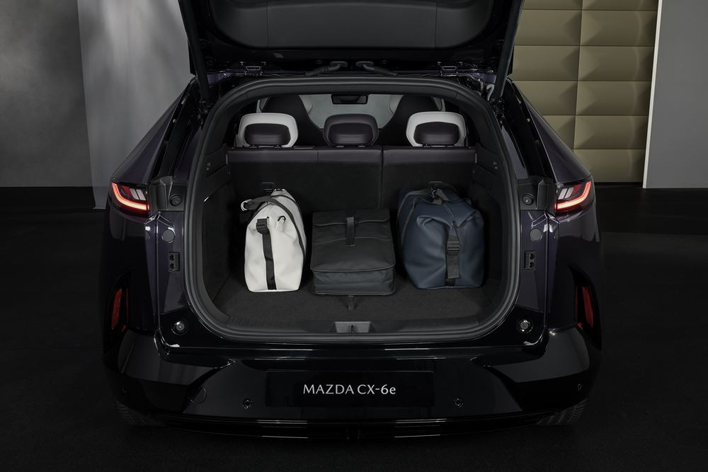 Le SUV électrique de taille moyenne Mazda CX-6e 190 kW 78 kWh affiche une autonomie WLTP de 484 km
