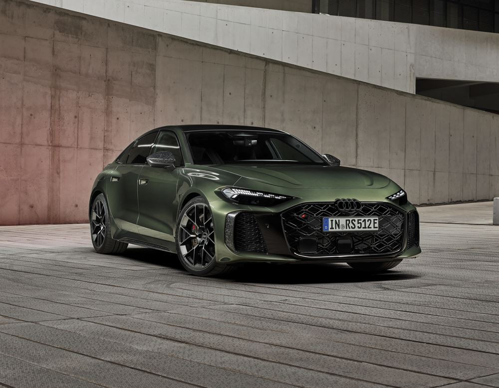 La berline hybride rechargeable haute performance Audi RS 5 développe 639 ch