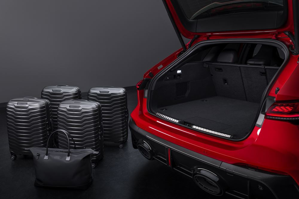 Le break hybride rechargeable haute performance Audi RS 5 Avant développe 639 ch