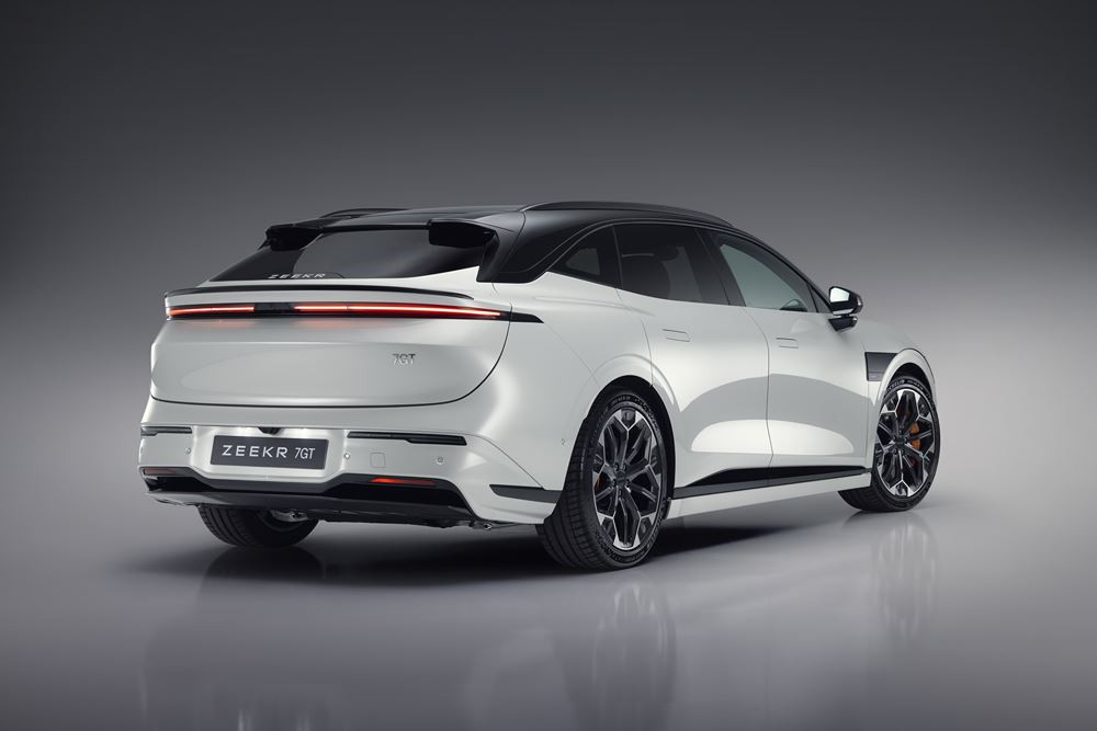 Le Grand Tourer électrique Zeekr 7GT arrive sur les routes françaises