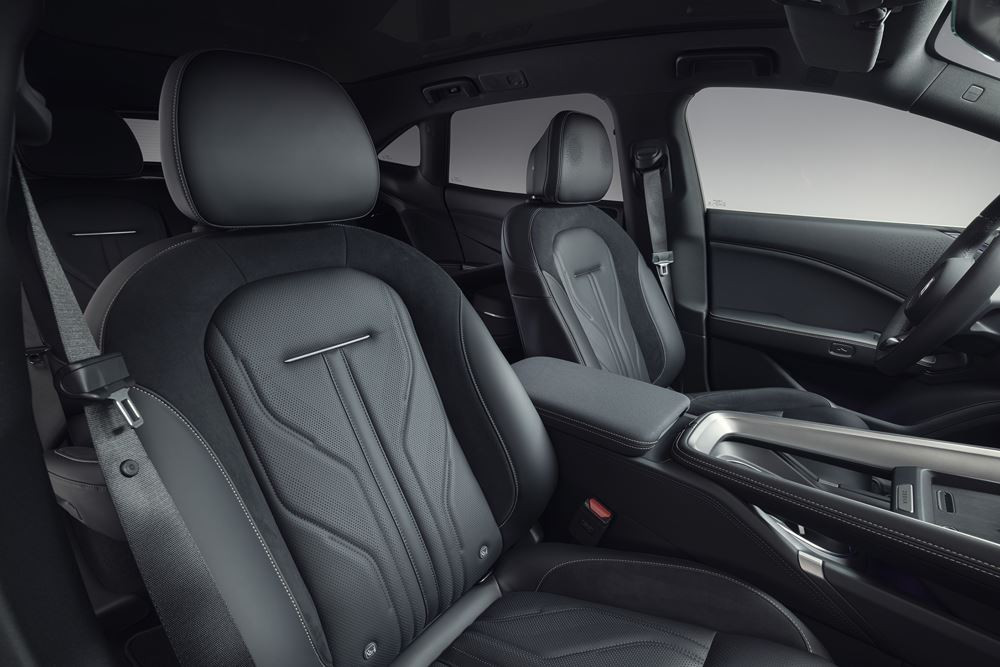 Le Grand Tourer électrique Zeekr 7GT arrive sur les routes françaises