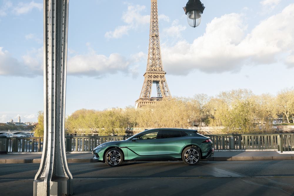 La grande routière électrique Denza Z9GT EV incarne la vision du premium technologique de la marque chinoise