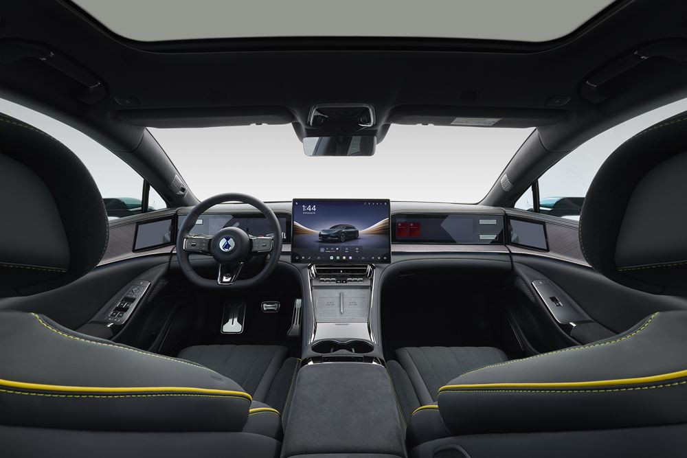 La grande routière technologique Denza Z9GT hybride rechargeable DM offre une flexibilité optimale sur longue distance