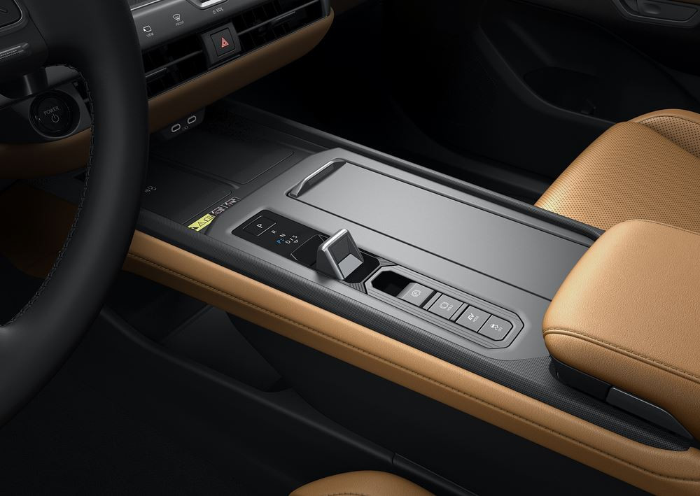 La Lexus ES hybride de huitième génération porte à un niveau supérieur les caractéristiques de la routière japonaise