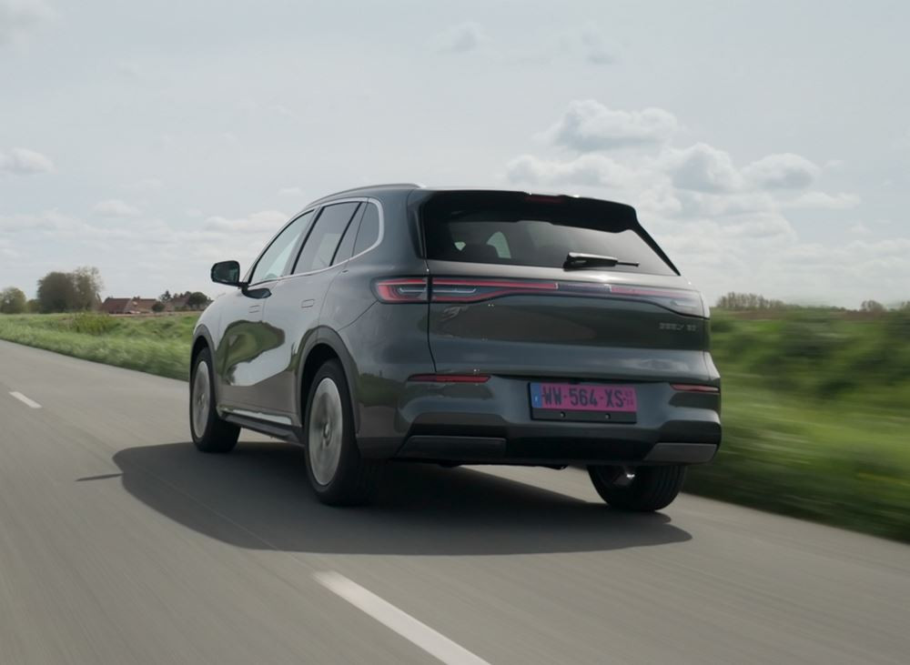 Le SUV compact électrique Geely E5 affiche une autonomie WLTP pouvant atteindre jusqu'à 475 km
