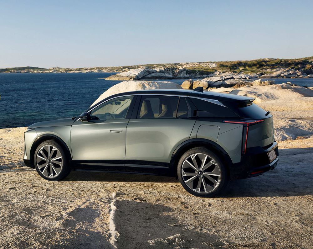 Le SUV électrique DS N°7 E-Tense FWD Long Range affiche jusqu'à 740 km d'autonomie WLTP
