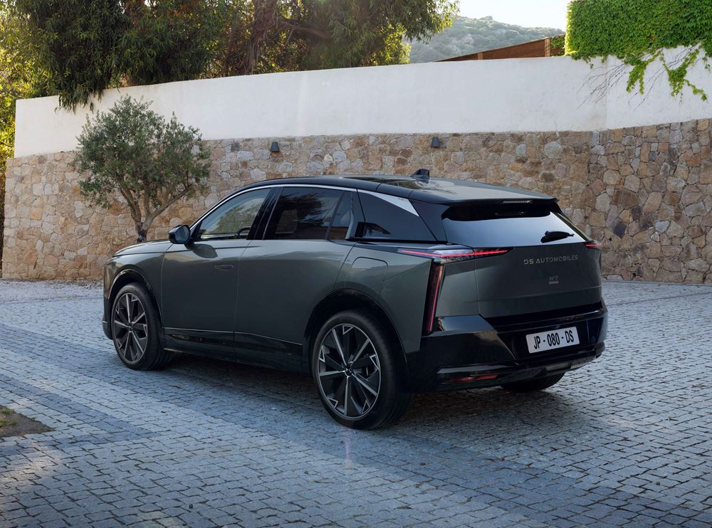 Le SUV électrique DS N°7 E-Tense FWD Long Range affiche jusqu'à 740 km d'autonomie WLTP