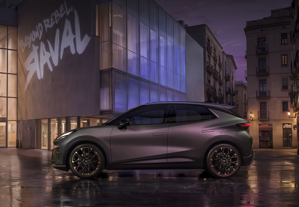 La citadine Cupra Raval incarne une interprétation radicale de la voiture électrique urbaine