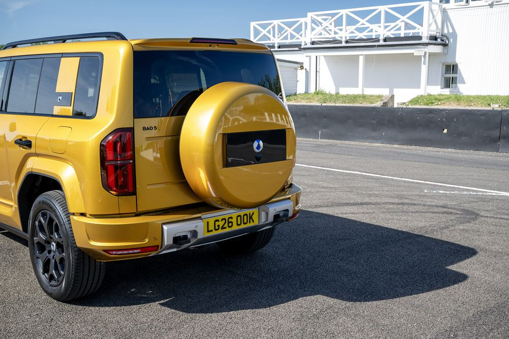 Le SUV Denza Bao 5 hybride rechargeable affiche une autonomie électrique WLTP jusqu'à 90 km
