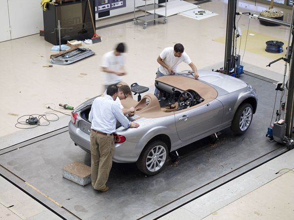 Découvrez en images la conception du show car Mazda MX-5 Superlight