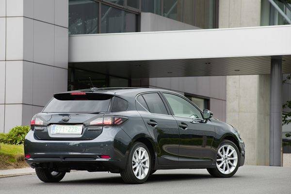 Lexus finalise le développement dynamique de la Lexus CT 200h hybride en Europe