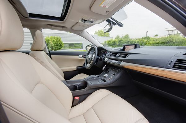 Lexus finalise le développement dynamique de la Lexus CT 200h hybride en Europe