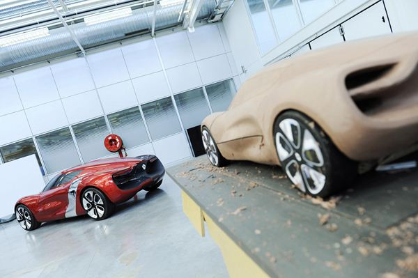 Suivez en images la conception du show-car Renault DeZir