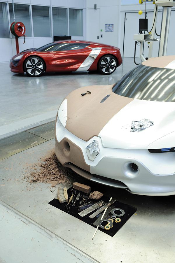 Suivez en images la conception du show-car Renault DeZir