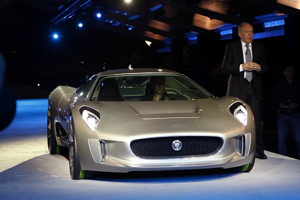 Jaguar annonce la production de la supercar hybride C-X75