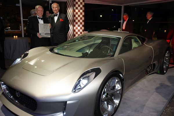 Jaguar annonce la production de la supercar hybride C-X75