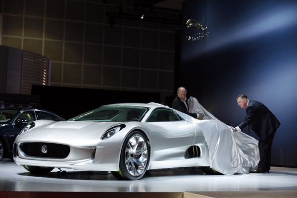 Jaguar annonce la production de la supercar hybride C-X75