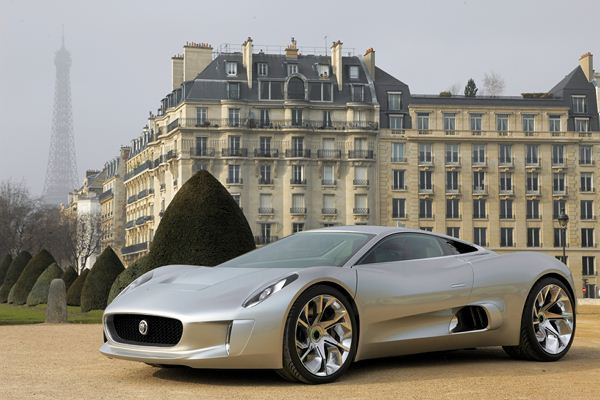 Jaguar annonce la production de la supercar hybride C-X75