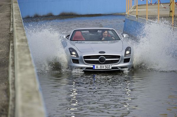 Le nouveau roadster SLS AMG en phase de test