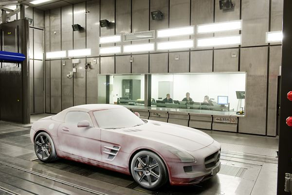 Le nouveau roadster SLS AMG en phase de test