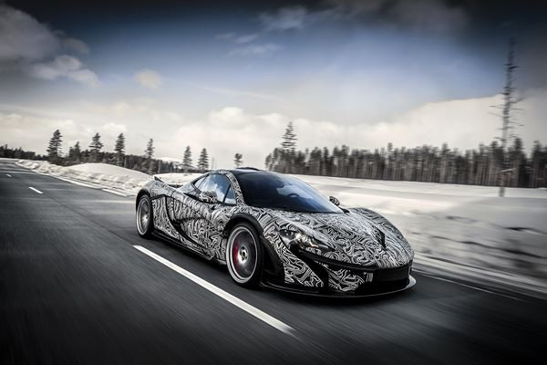 La supercar McLaren P1 en phase de test dans des conditions extrêmes
