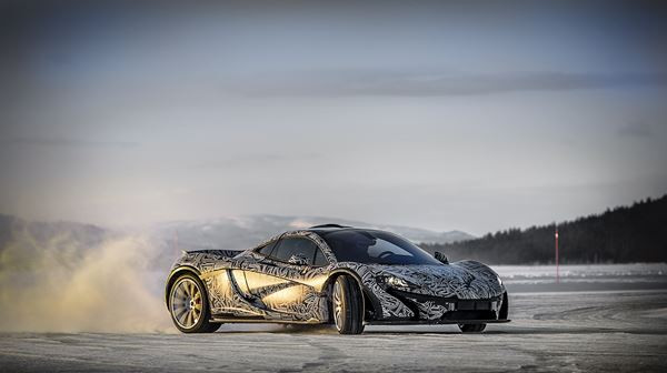 La supercar McLaren P1 en phase de test dans des conditions extrêmes