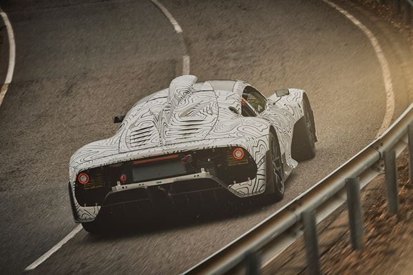 La sportive extrême Mercedes-AMG Project One en phase de tests