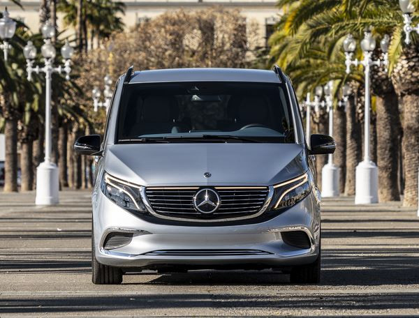 Le grand monospace Mercedes Classe V électrique en approche