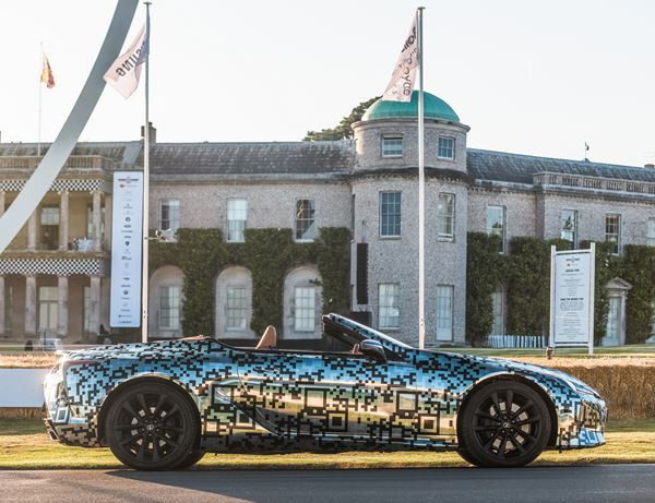Le coupé porte-drapeau Lexus LC se décline en version cabriolet