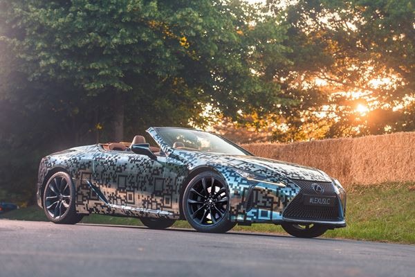 Le coupé porte-drapeau Lexus LC se décline en version cabriolet