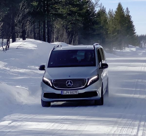 Le Mercedes EQV électrique finalise ses essais de développement hivernaux