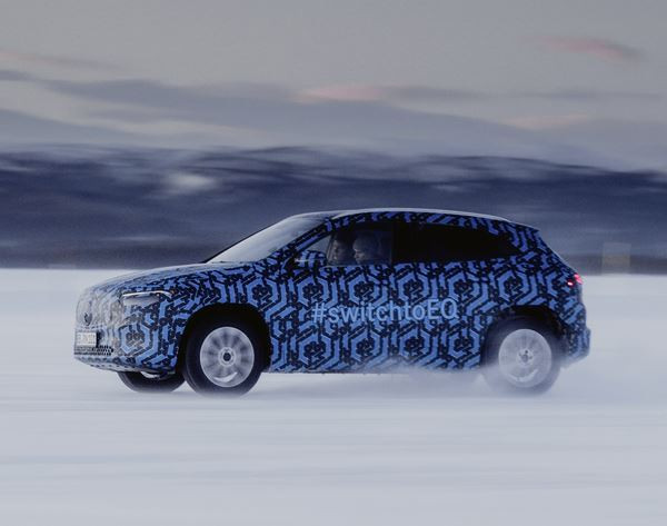 Le SUV compact électrique Mercedes EQA finalise sa phase de tests