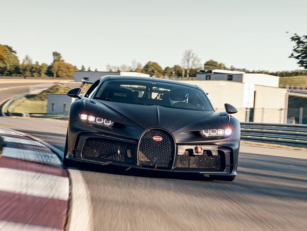 La Bugatti Chiron Pur Sport sur la piste d'essai pour des séances de mise au point