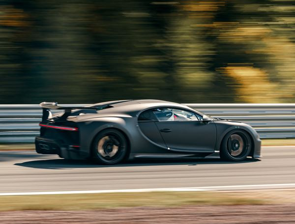 La Bugatti Chiron Pur Sport sur la piste d'essai pour des séances de mise au point