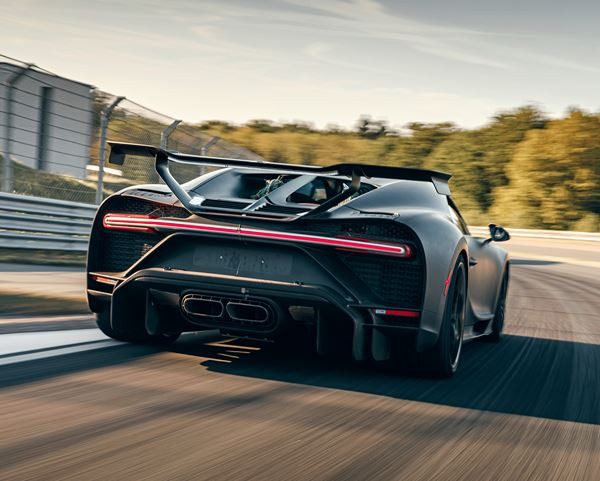 La Bugatti Chiron Pur Sport sur la piste d'essai pour des séances de mise au point