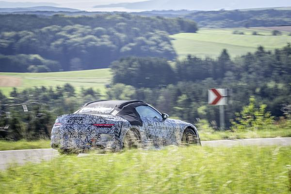 La Mercedes SL Roadster en phase de tests dynamiques