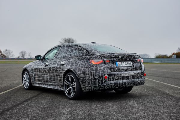 Le Gran Coupé 4 portes électrique BMW i4 achève la phase finale des essais de réglage