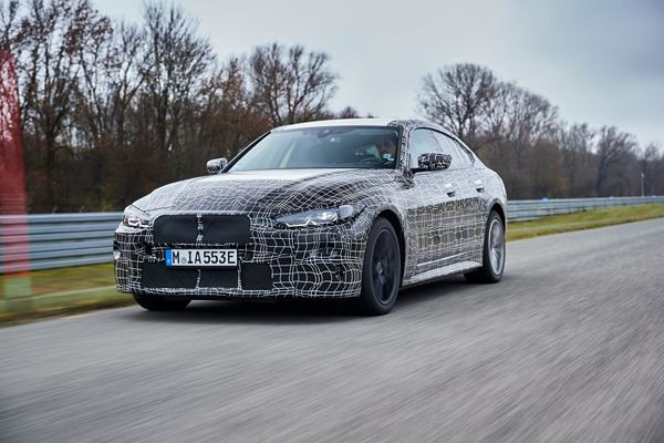 Le Gran Coupé 4 portes électrique BMW i4 achève la phase finale des essais de réglage