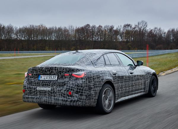 Le Gran Coupé 4 portes électrique BMW i4 achève la phase finale des essais de réglage