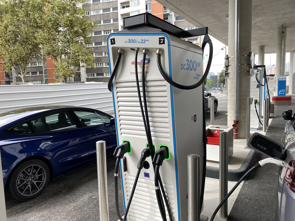 152 887 points de recharge électrique ouverts au public en France (11/2024)