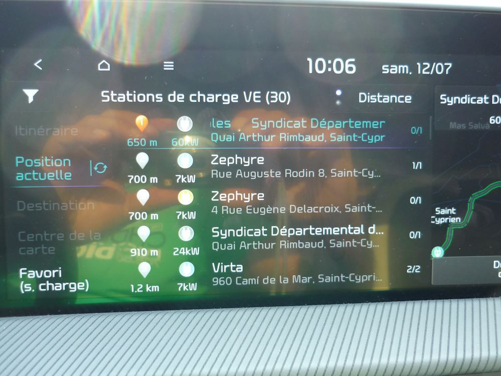 La recharge électrique rapide sur autoroute rend les trajets aussi rapides qu'en voiture thermique