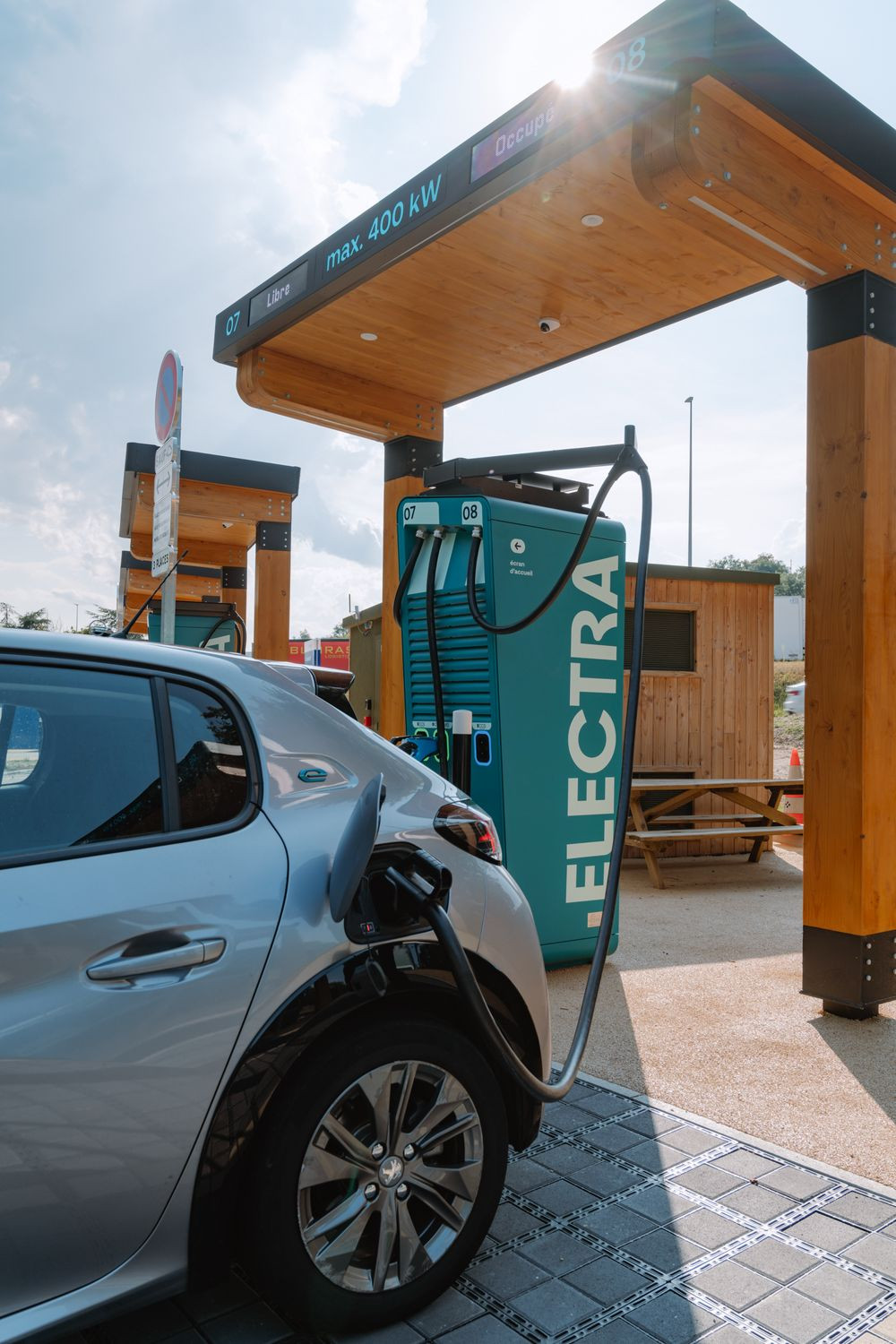 Le classement 2025 des meilleurs réseaux de recharge d'autoroutes en France