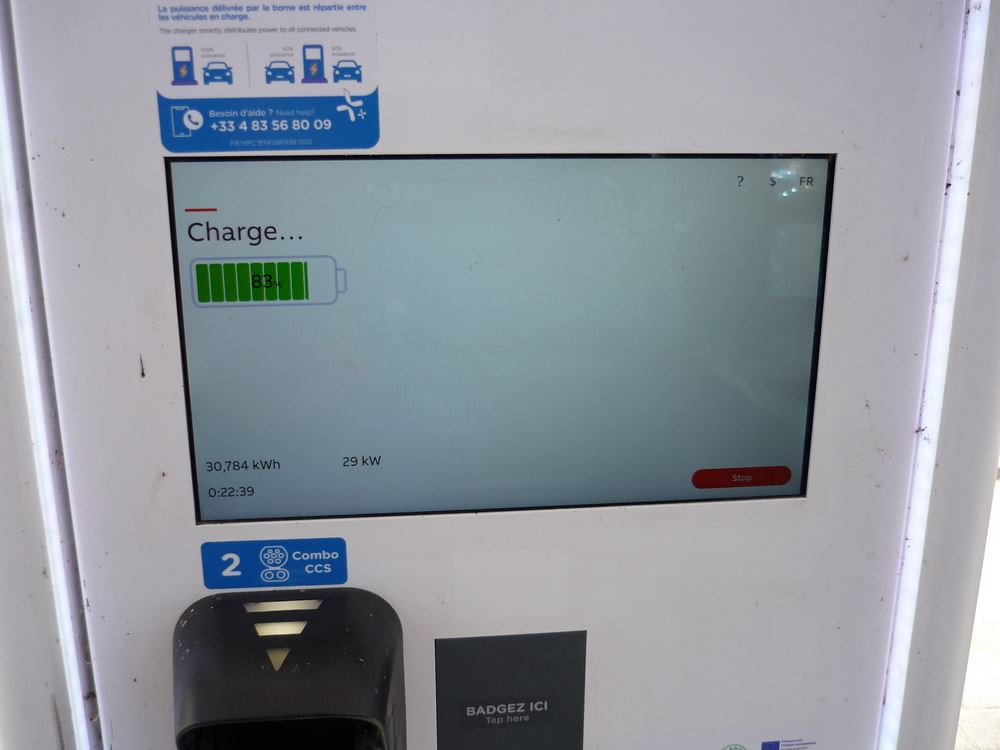 Voiture électrique: la puissance de recharge de la batterie importe plus que l'autonomie