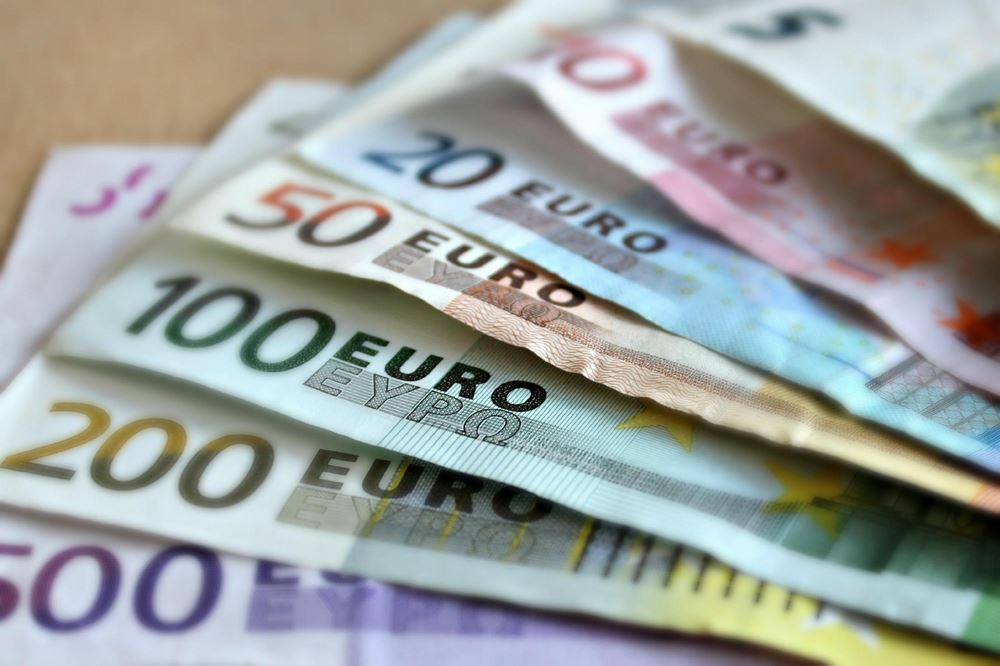Bonus écologique: 2 000 euros pour un véhicule électrique de moins de 47 000 euros