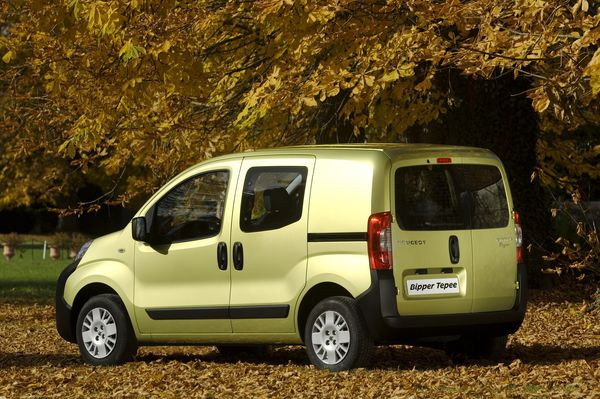 Peugeot présente le Peugeot Bipper